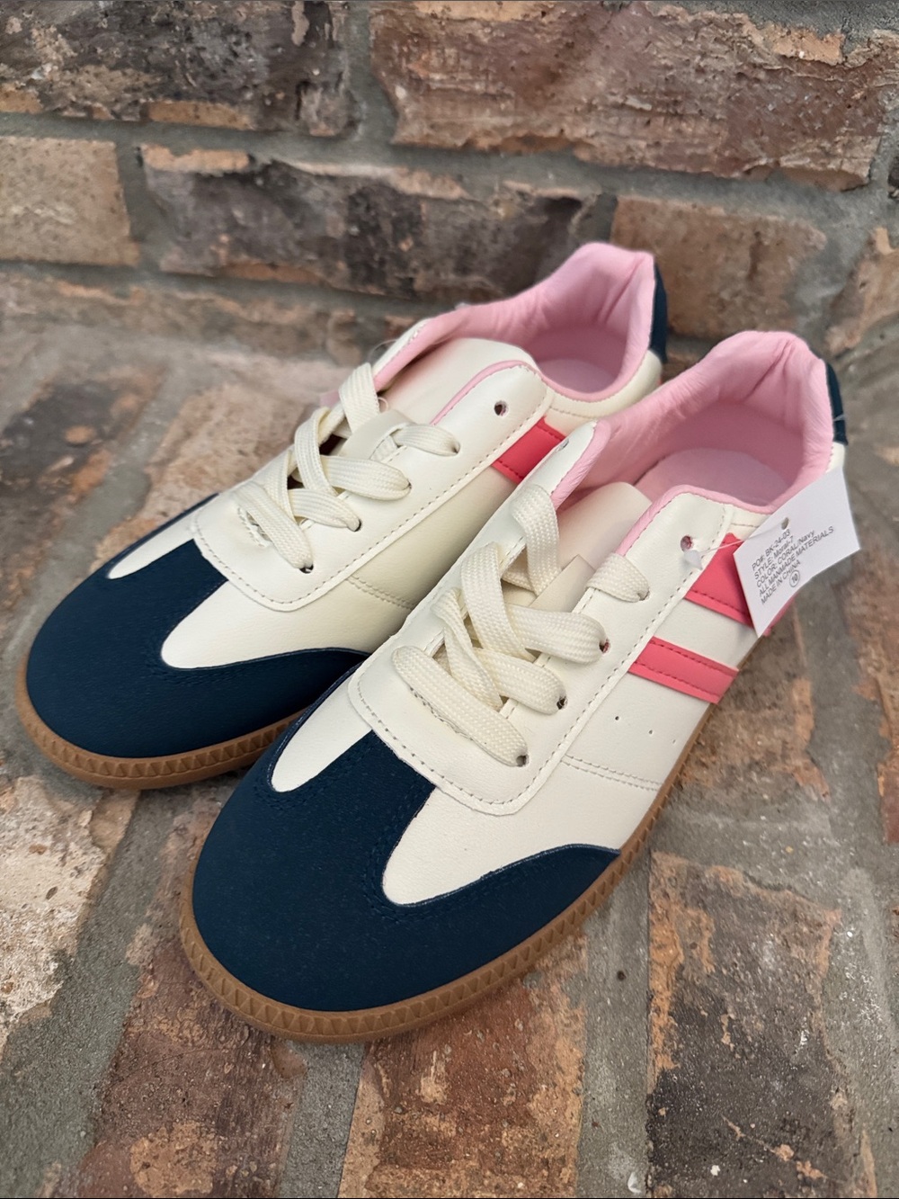 La Sheelah Women's  Navy, Pink & Cream Retro Trainer Sz 10 NWT